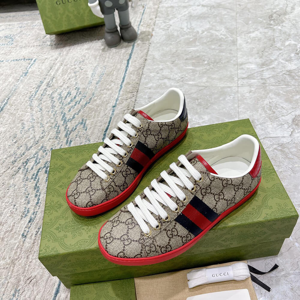 ace gg S*p*e sneaker with bees