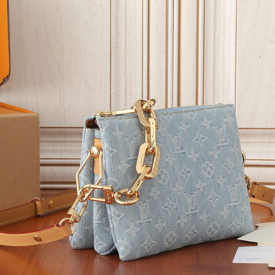 LV Coussin BB